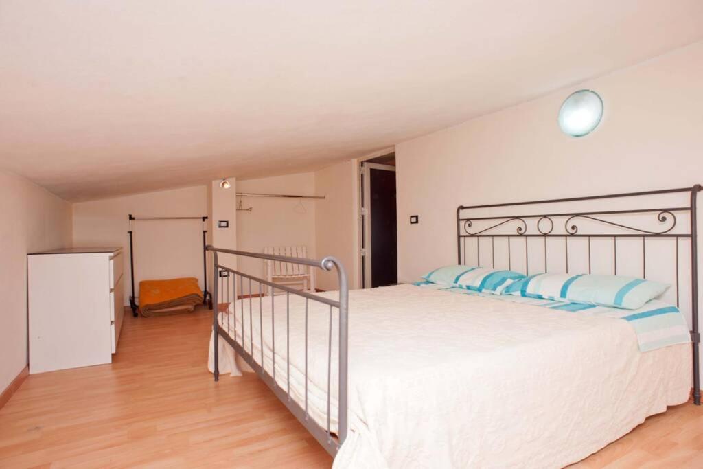 Loft Mansardato Con Giardino E Piscina In Villa Privata Loft With Garden And Swimming Pool In A Private Villa Sestu Zewnętrze zdjęcie